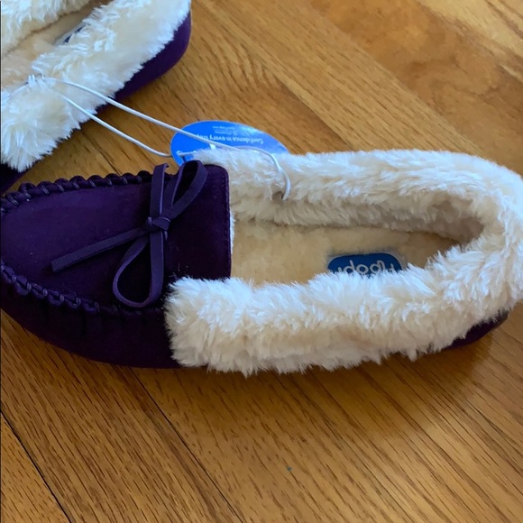 Slippers - Picture 2 of 4